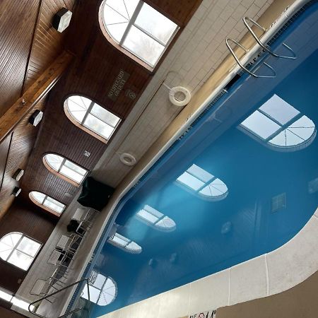 Baymont By Wyndham Galesburg Hotel Exterior photo