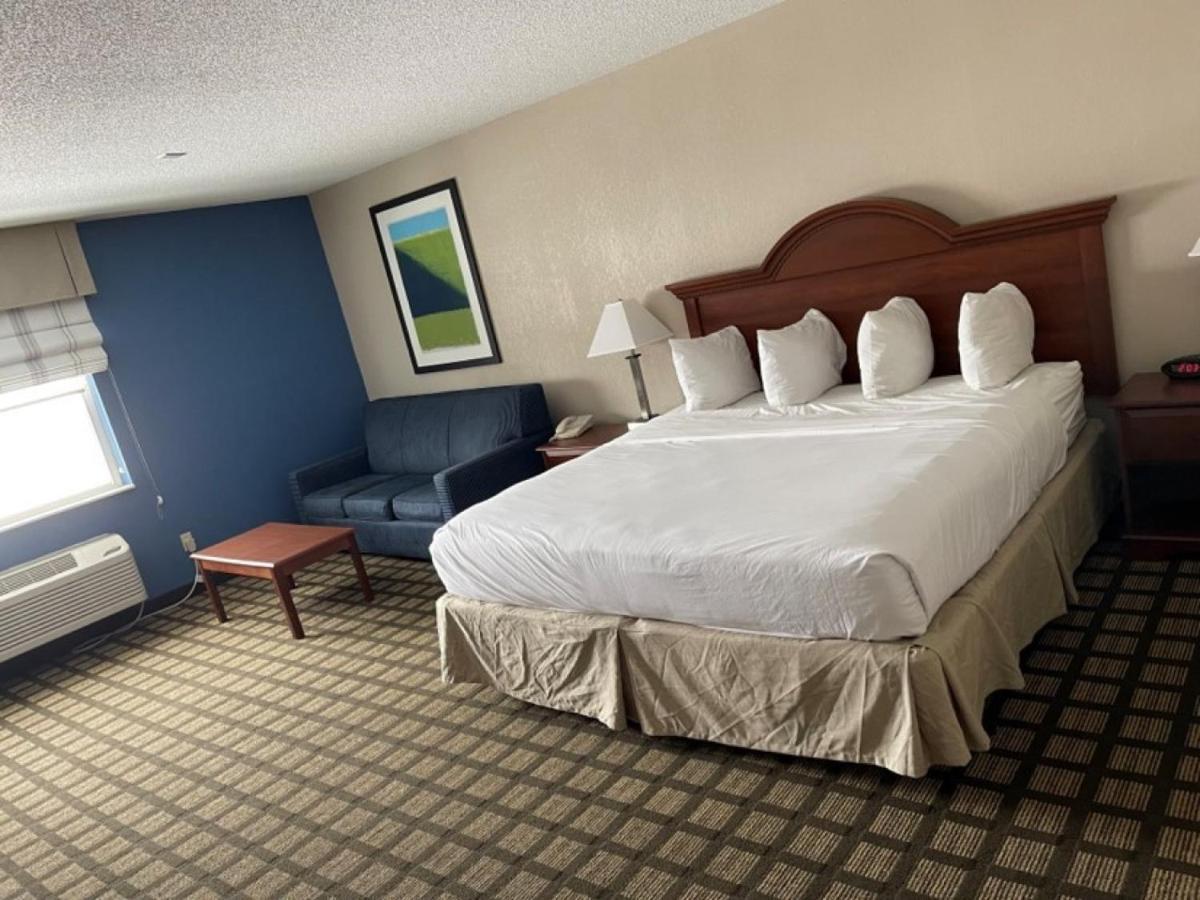Baymont By Wyndham Galesburg Hotel Exterior photo