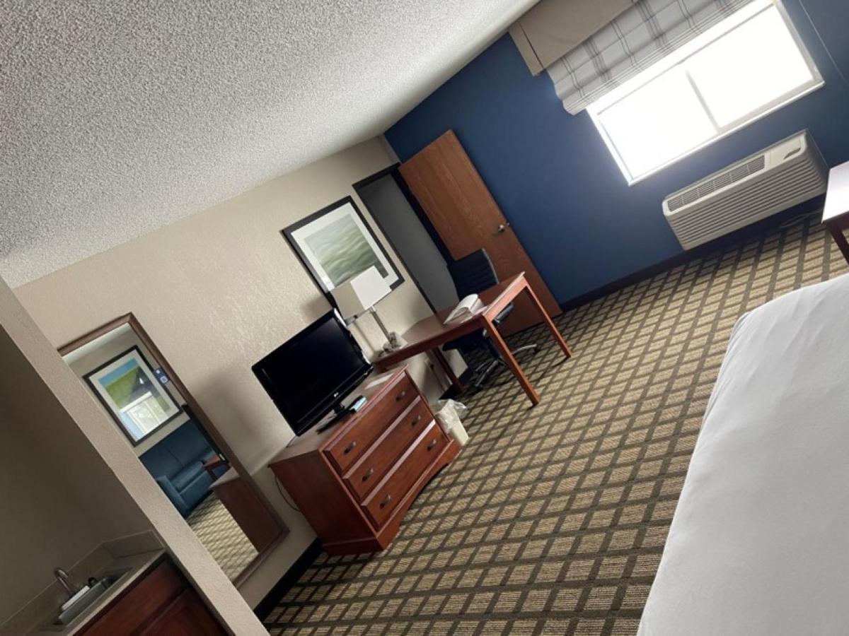 Baymont By Wyndham Galesburg Hotel Exterior photo